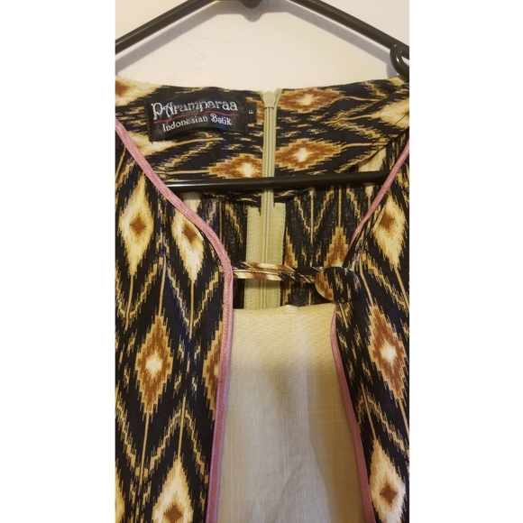 A matching set of BATIK IKAT Shirt & Dress - Picture 5 of 7